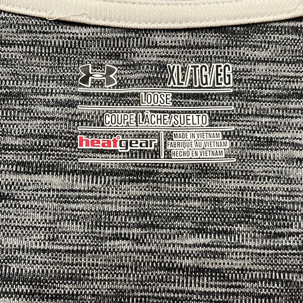 Under Armour Women’s HeatGear Shirt - Picture 3 of 7